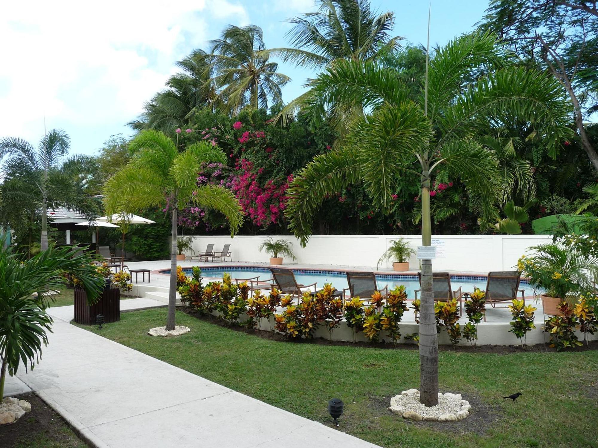 Buccaneer Beach Club Aparthotel Dickenson Bay Exterior photo