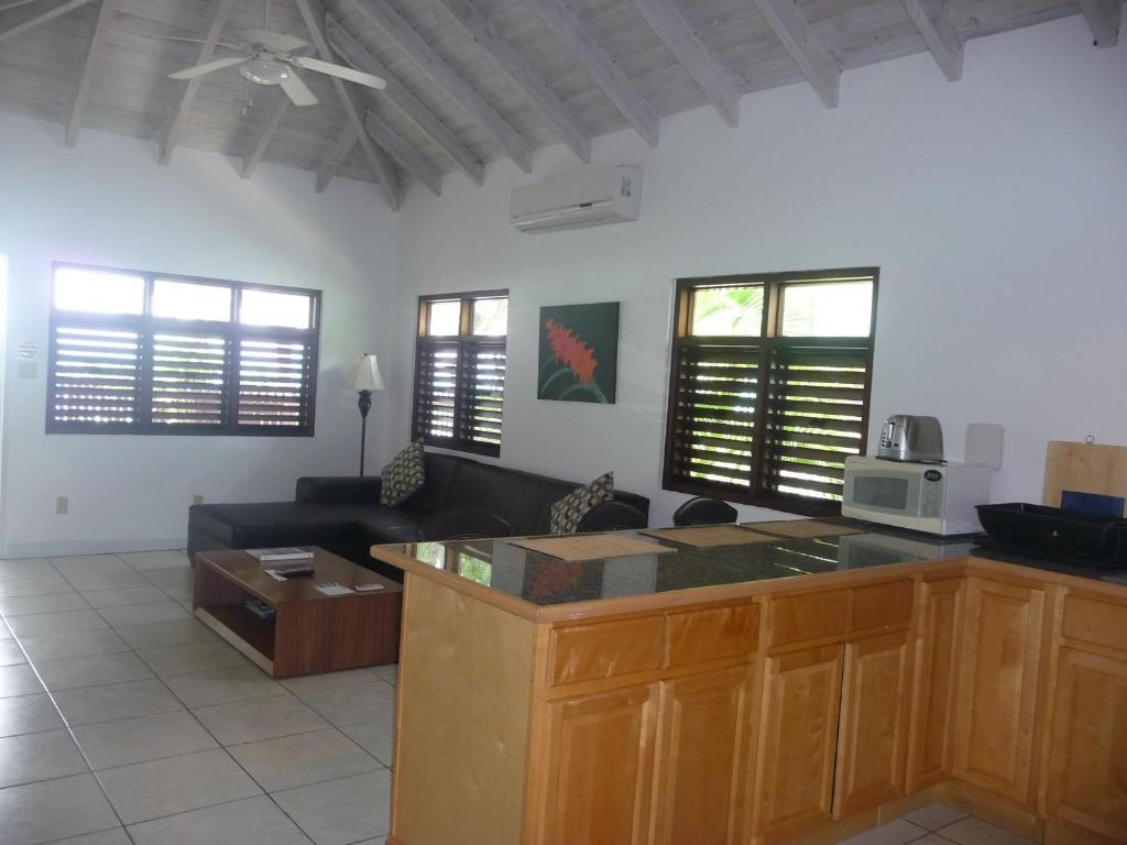 Buccaneer Beach Club Aparthotel Dickenson Bay Room photo